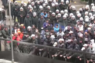video sediul principalului partid de opozitie din turcia a fost luat cu asalt de fortele de ordine erdogan si a pierdut mintile 6a135b3107998