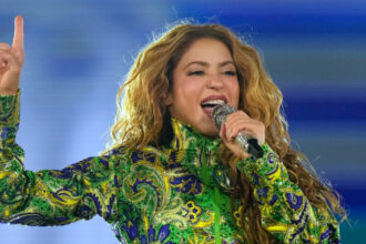 video shakira face istorie la rio concert cu 2 milioane de fani pe plaja copacabana 69f71b8435306