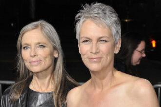actrita kelly curtis a murit la varsta de 69 de ani decesul a fost anuntat de sora sa jamie lee curtis 6a1d6fa752587
