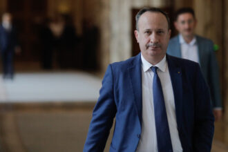 adrian caciu val de ironii la adresa pnl usr si udmr niste iele care vor sa para zane ce spune despre alegeri anticipate 6a32f4a4900ec