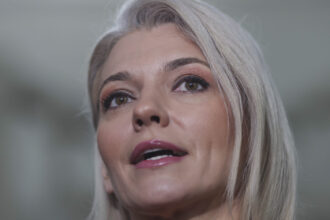 alina gorghiu contesta excluderea din pnl sunt in partidul acesta de zeci de ani si de aici nu am sa plec eu 6a391ba1132ef