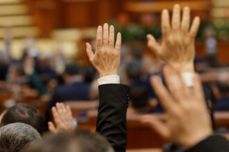 analiza cum au colaborat partidele in parlament dupa demiterea guvernului la unele legi au fost realizate toate combinatiile politice 6a2538fd86de3