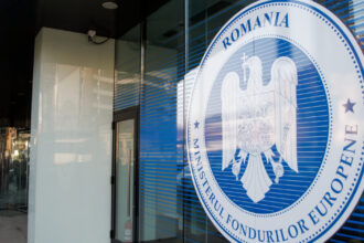 angajatii de la stat care gestioneaza fondurile europene ameninta cu greva generala in urma taierii veniturilor prin legea salarizarii 6a1fd6eb4848c