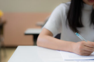 bacalaureat 2026 cum pot fi corectate greselile din lucrare regulile pe care candidatii trebuie sa le respecte in sala de examen 6a409ed0c87c8