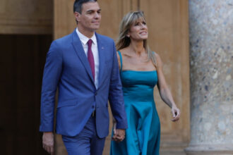 begona gomez sotia premierului spaniol pedro sanchez a fost trimisa in judecata instanta a decis sa i confiste pasaportul 6a368dc1bf4ab