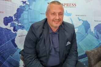 care este cv ul lui laurentiu mironescu contestatarul directorului general din portul constanta mihai teodorescu 6a1cbe0824066