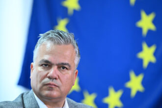 cine este adrian vestea desemnat de nicusor dan pentru functia de premier in locul lui eugen tomac 6a2e53da40701