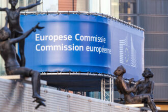 comisia europeana a aprobat majorarea cu un miliard de euro a capitalului bancii de investitii si dezvoltare din romania 6a3e61a155e57