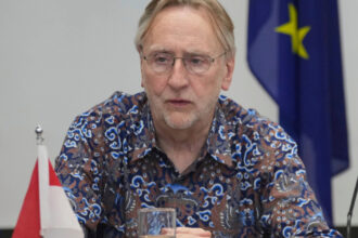 cum a reusit un teolog devenit europarlamentar sa transforme arta negocierii intr un atu neasteptat al ue in fata lui donald trump 6a322fc089962