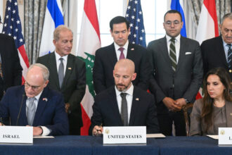 cum au ajuns israel si liban la cel mai important acord politic din ultimii 40 de ani culisele negocierilor de la washington 6a41638bd8662