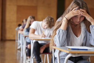 cum sa iti gestionezi emotiile inainte de examenele nationale recomandarile psihologilor pentru elevi 6a37710d30e76