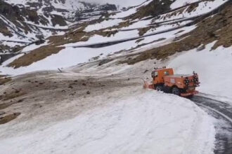 drumarii au terminat deszapezirea pe transfagarasan cand ar urma sa fie deschis drumul 6a291beebbe4d