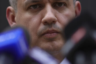 eugen tomac incepe noi consultari pentru sustinerea in parlament in vederea investirii guvernului 6a27bc619c35e
