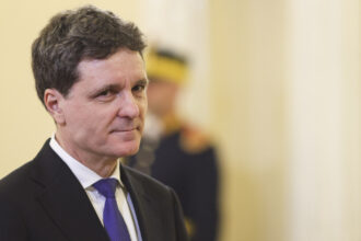 exclusiv petrisor peiu il compara pe nicusor dan cu carol al ii lea a gestionat criza foarte prost suspendarea oricand pe masa 6a4119c1c9952
