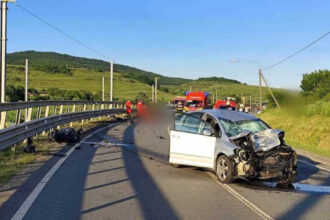 grav accident rutier pe dn1f in judetul cluj unde o motocicleta a intrat in coliziune cu un autoturism 6a25b796b8fdc
