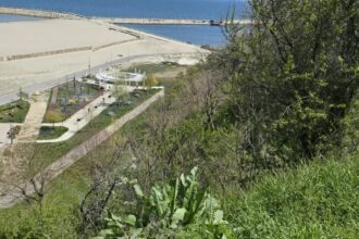 grecul improprietarit de mazare cu o bucata din faleza orasului a pierdut si apelul in procesul cu abadl 6a3db6eed71dc