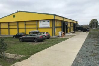 hala in care a functionat singura unitate de procesare a molustelor din tara localizata in 23 august scoasa la licitatie 6a29d45f5c410