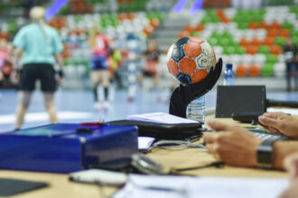 handbal feminin csm bucuresti si gloria bistrita si au aflat adversarele din grupele ligii campionilor 6a3edb804692e