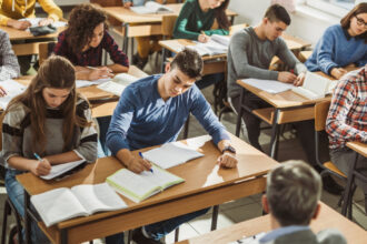 invatamantul dual se schimba din anul scolar 2026 2027 ce reguli noi ii asteapta pe elevii care termina clasa a viii a 6a34cf4b3294d