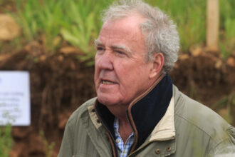 jurnalistul britanic jeremy clarkson celebru pentru emisiunea top gear sufera de o forma agresiva de cancer 6a323a4b7122b