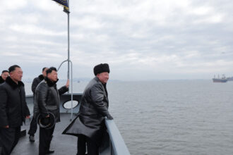 kim jong un anunta o noua faza in cursa de inarmare nucleara programul isi urmeaza cursul fara a devia de la directia prevazuta 6a3b714855288