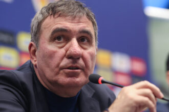 lotul romaniei pentru meciul cu georgia gheorghe hagi a ales 23 de tricolori pentru partida de la tbilisi cine ramane la bucuresti 6a1d5bb9d3b48