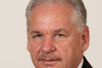 mihail vestea care are o legatura de rudenie mult indepartata cu premierul desemnat cred ca nimeni nu vrea sa scindeze partidul 6a311681c6a77