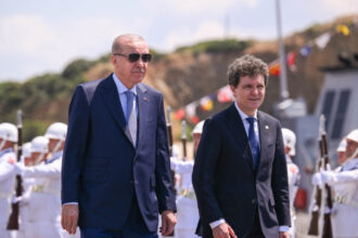 nicusor dan la istanbul traim momente tensionate in care securitatea devine extrem de importanta 6a369f52bb66c