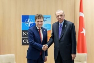 nicusor dan si recep tayyip erdogan participa la ceremonia de acordare a pavilionului navei contraamiral august roman 6a362982e2ba3