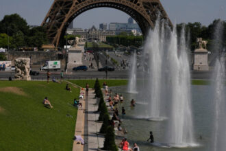 nou record de temperatura in franta drumuri inchise din cauza caniculei care topeste asfaltul nici trenurile nu mai circula 6a3c2f22888f4