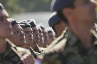 o tara din balcani reintroduce serviciul militar obligatoriu dupa 15 ani cine va fi chemat in armata 6a4143f542ac9