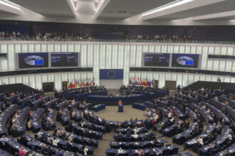 peste 200 de eurodeputati cer ancheta in pe asupra grupului europa natiunilor suverane acuzat ca incalca valorile ue 6a42ca28c7a02