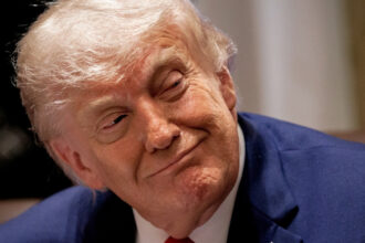 trump isi pune chipul pe noul pasaport american bun venit dar purtati va bine decizie fara precedent in istoria sua 6a3f706659f1b