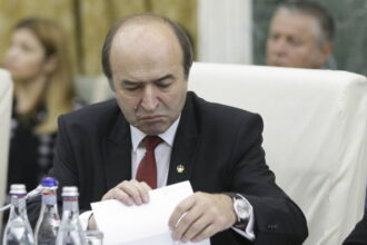 tudorel toader contrazice usr in cazul dominic fritz prefectul trebuie sa constate incetarea mandatului de primar 6a35c3702354b
