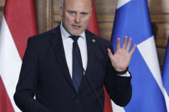 ucraina ar trebui sa contribuie la modelarea sistemului de aparare al nato nu sa ramana in afara acestuia afirma premierul leton 6a3f4d1860acc