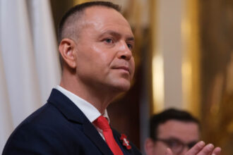 un avocat cunoscut din polonia a fost arestat dupa ce ar fi trimis alerte false privind asasinarea presedintelui karol nawrocki 6a1d76b61b0e2