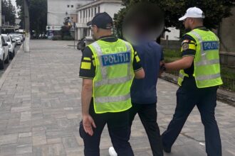 un barbat a fost prins conducand un motociclu neinregistrat fara a avea permis si fiind sub influenta bauturilor alcoolice 6a2d204aaba16