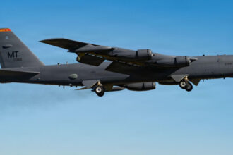 un bombardier b 52 stratofortress apartinand fortelor aeriene americane s a prabusit dupa decolare in california 6a306334951c6