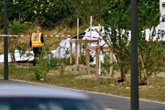 video accident aviatic in franta un avion al unei scoli de parasutism s a prabusit toate cele 11 persoane aflate la bord au murit 6a411d3df02a9