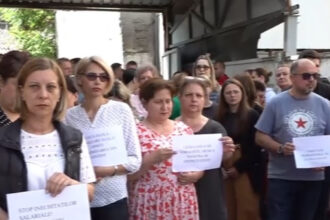 video angajatii de la casa de pensii dolj au intrerupt lucrul ei anunta proteste si saptamana viitoare 6a227661a7e64