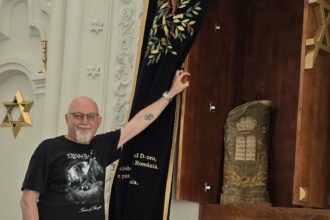 video foto discutie inedita cu sorin lucian ionescu despre sinagoga mare viata comunitatii evreilor din constanta si pericolul antisemitismului 6a385bc6ba6f4