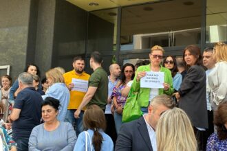 video foto proteste in toata tara din cauza legii salarizarii constanta printre orasele participante 6a1ff48eaf2b2