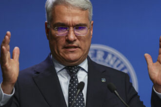video negocieri privind noua lege a salarizarii la ministerul muncii dragos pislaru discuta cu reprezentantii administratiei publice 6a201d325c1d7