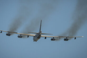 video opt morti in urma prabusirii unui bombardier b 52 al sua in sudul californiei 6a30ec514e999