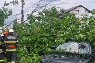 video ploile torentiale si vijeliile au provocat pagube in 15 judete si in bucuresti zeci de interventii ale pompierilor 6a2bb0de9533b