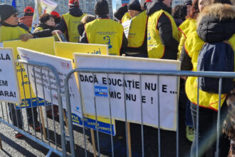 video protest la guvern si parlament sindicalistii din educatie sunt nemultumiti de legea salarizarii restrictii de trafic in capitala 6a323a4b7bdac