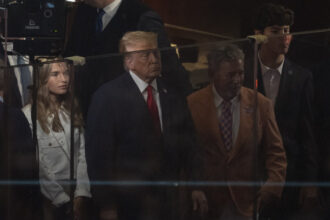 video trump a fost huiduit puternic la madison square garden in timpul unui meci din finala nba 6a27aad9791ea