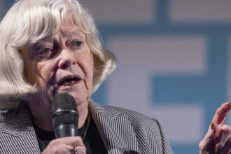 barbatul arestat in ancheta privind uciderea fostei deputate britanice ann widdecombe a fost eliberat 6a52130f466f7