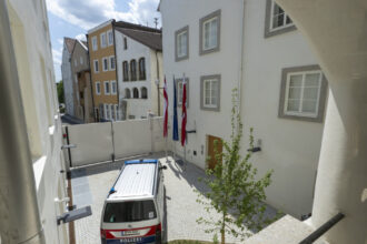 casa natala a lui hitler a fost transformata in sectie de politie dupa ce cladirea ajunsese loc de adunare pentru neonazisti 6a60706c50eed