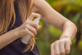 ce este deet si de ce este considerat cel mai eficient ingredient impotriva tantarilor cum se folosesc repelentele potrivit medicilor 6a643e38b867f